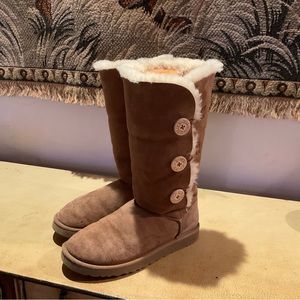 UGG Triple Bailey Button